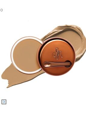 New without box Danessa Myricks Skin Blurring Balm Powder Shade 4 Medium Neutral